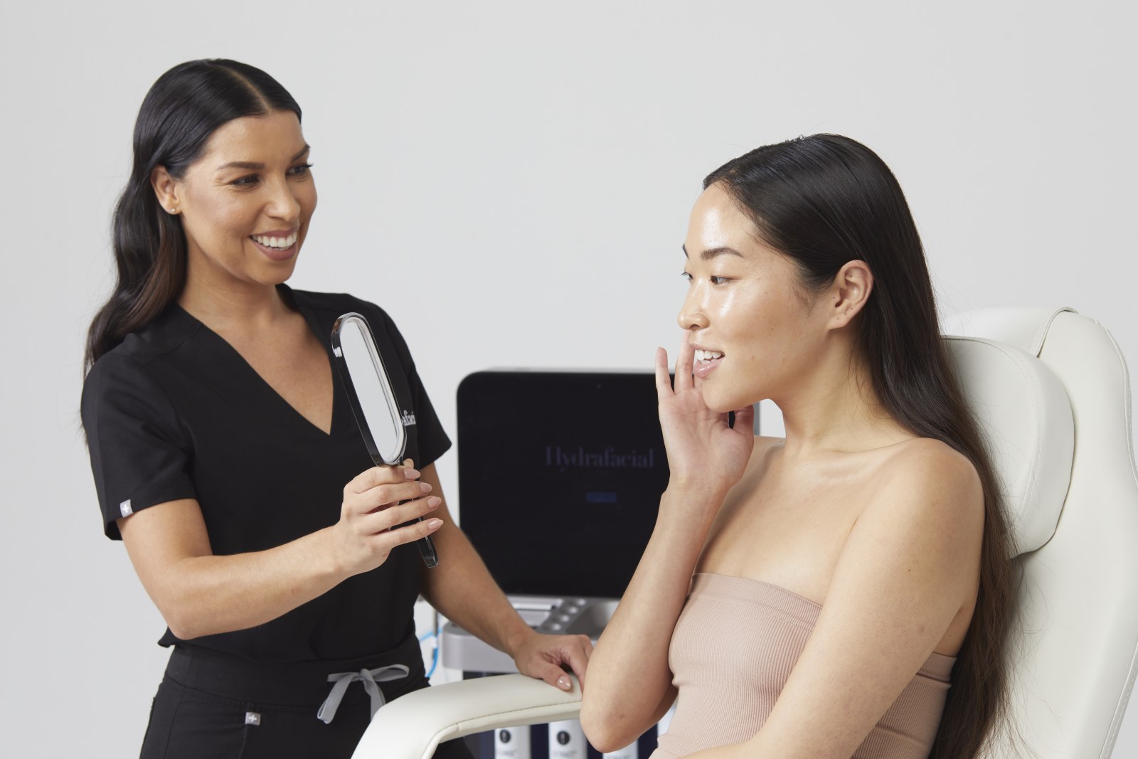 Hydrafacial for Acne-Prone and Congested Skin in Bangkok: Can It Help with Breakouts and Blackheads?