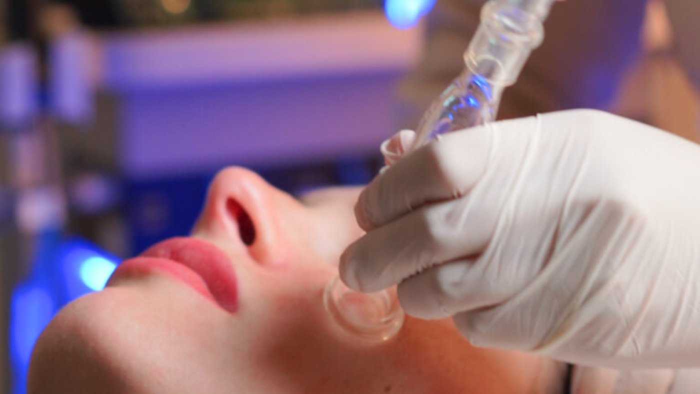 Hydrafacial vs Chemical Peel in Thailand: Which Is Better for Congestion, Dullness, and Sensitive City Skin?